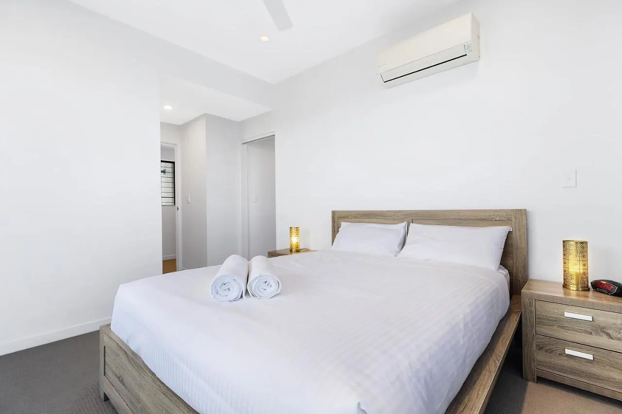 Welcoming Lakeside Getaway With Waterviews, Wifi, Pool & Park مولولابا 0*,