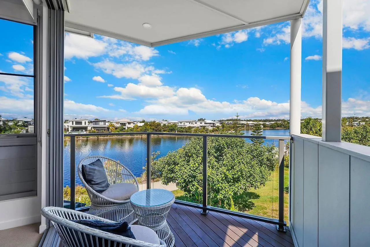 شقة Welcoming Lakeside Getaway With Waterviews, Wifi, Pool & Park مولولابا